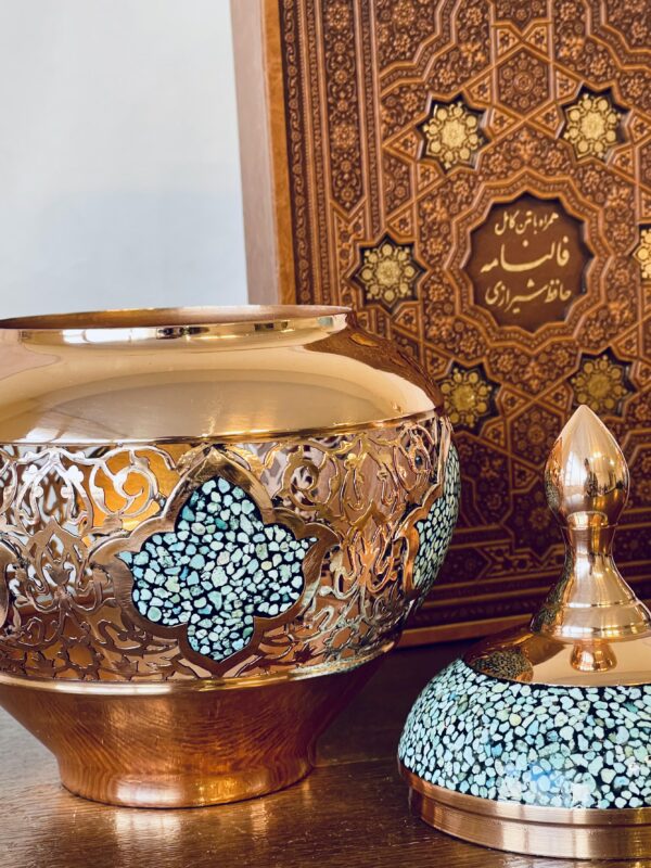 با هدایای صنایع دستی به استقبال شب یلدا برویم